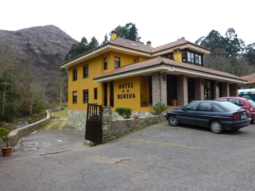 本祖雅酒店 Villanueva de Ardisana 外观 照片