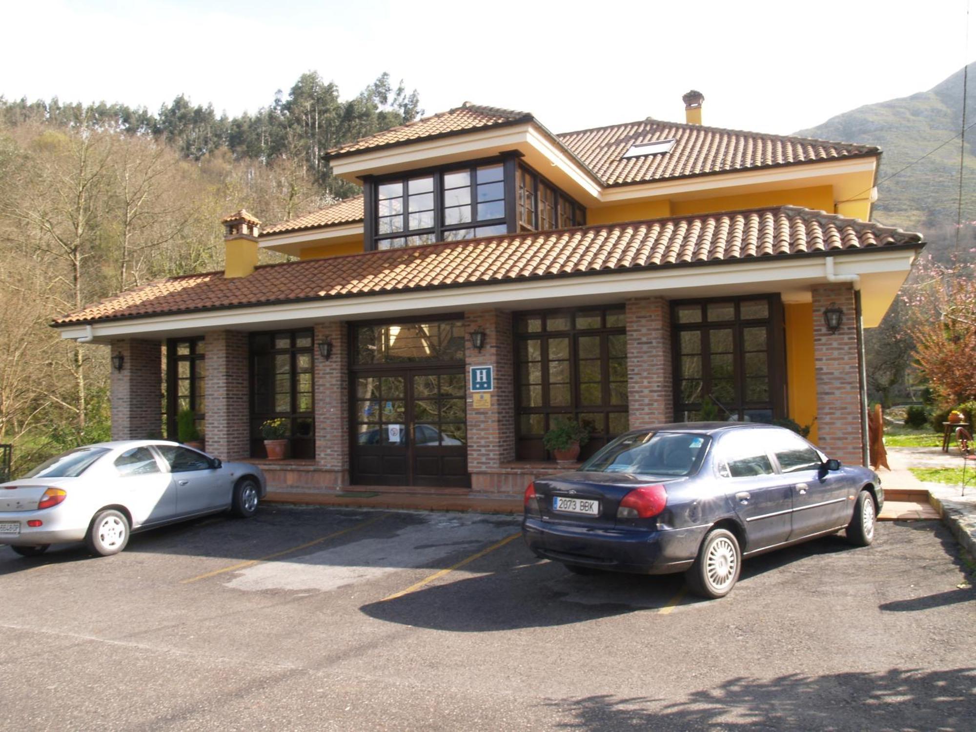 本祖雅酒店 Villanueva de Ardisana 外观 照片