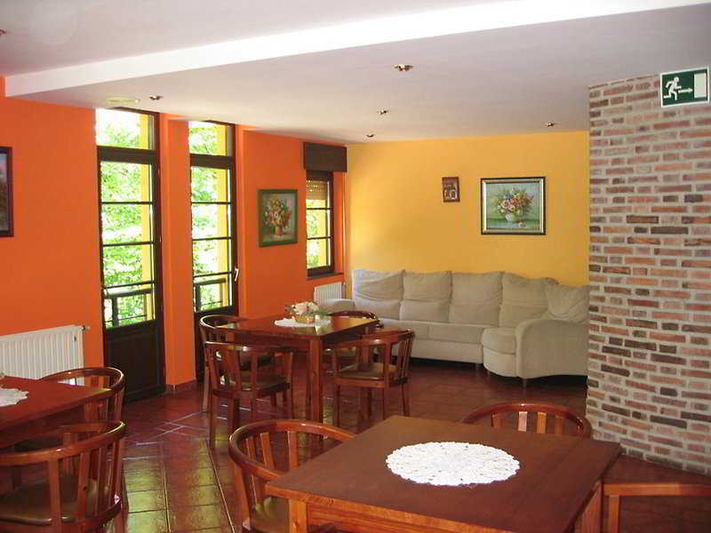 本祖雅酒店 Villanueva de Ardisana 外观 照片